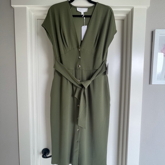 Superfoxx Midi length dress. - Picture 2 of 5